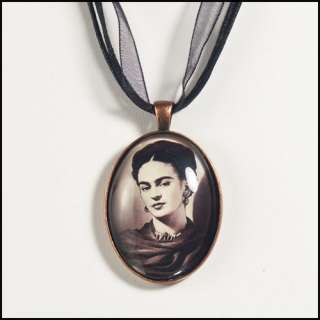 YOUNG FRIDA KAHLO PHOTO PENDANT Necklace Portrait of the Mexican 
