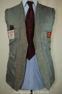 Handwoven in the outer Hebrides this Harris tweed jacket has wonderful 