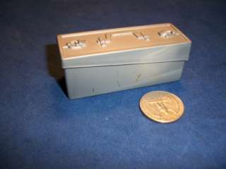 SCALE AMMO BOX FOR A 12 FIGURE LID OPENS  