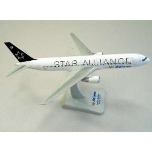  Hogan Asiana B767 300 1/200 W/GEAR Star Alliance