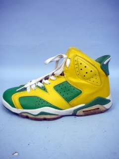 Air Jordan Basketball Sneakers   Boys Size 5 1/2  