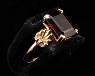 Vintage 14k Ladies Ring ~ Emerald Cut Garnet ~ Beautiful  