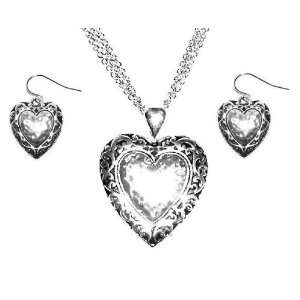 Fashion Costume Jewelry Vintage Style 20 Inch Heart Pendant Necklace 