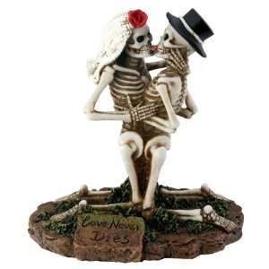    Love Never Dies   Cold Cast Resin   4.5 Height Toys & Games