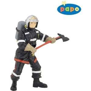 Papo 70001 Fireman With Axe Figure Toys & Games