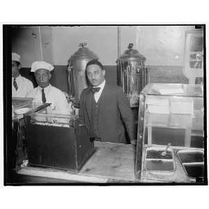   Elder Michaux, Happy News Cafe, 1727 7th St. 1937