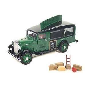   Chevy 1 1/2 Ton Produce Delivery Canopy Truck 1/24 Green Toys & Games
