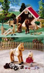 DISCONTINUED Calico Critters Horse Stable Pony Willow Show 2 Play 