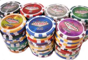 500 Ct Las Vegas Walnut Wooden Case Poker Chip Set  