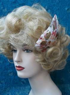 SPANISH MANTILLA STYLE VINTAGE HAIR COMB IN A PRETTY FLORAL PATTERN