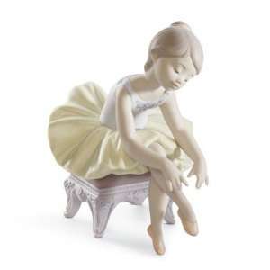  Little Ballerina I Figurine Lladro
