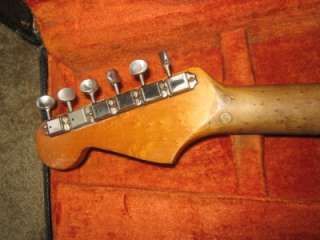 1965 Fender Stratocaster sunburst vintage with the most perfect Vibe 