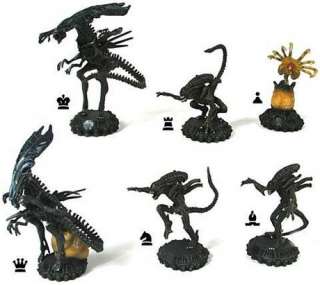 ALIENS DELUXE PAINTED PEWTER CHESS SET Limited Edition SOTO Toys Very 