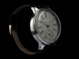 This beautiful wristwatch has the Or igi nal movement in an 