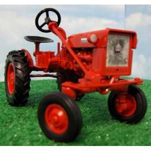    Farmall Cub Collector Edition Farm Toy Tractor Toys & Games