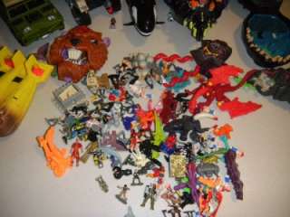 ITEM IS A LOT MIGHTY MAX MINIATURE PLAYSETS AND MINIATURE FIGURES