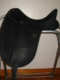   Dressage Saddle 17.5 ~ EASY CHANGE Gullet System ~Great Saddle  