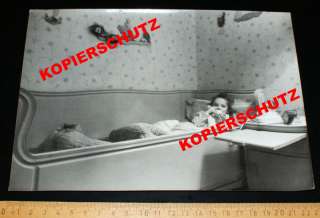 Edda Göring im Bett im Jagdschloss karinhall  Brandenburg 2.wk  