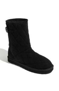 NIB UGG Australia Mountain Quilted Boot Women Black Size 6 or 7, or 