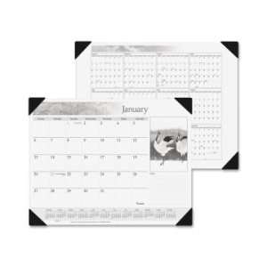   Black & White Monthly Desk Pad   White   AAGDMD16200