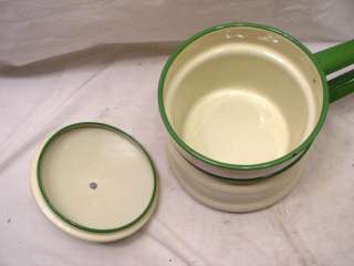 very nice enamel ware double boiler. In overall very good condition 