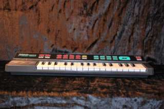 Yamaha Porta Sound PSS 80 Keyboard Synthesizer 320 Voice Variations 