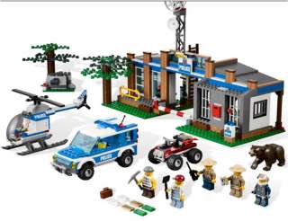 Lego City 4440 POLICE STATION Modular Build NEW Expedited Shipping 