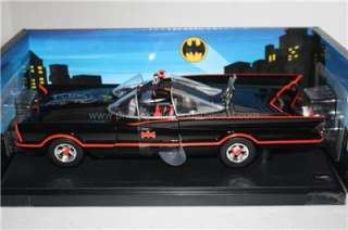 Batmobile Batman SIGNED 1966 TV Series Hotwheels 1/18  